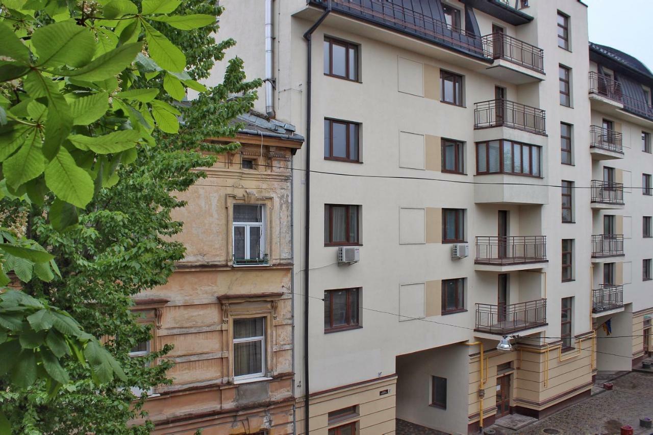 Квартира По Вулиці Голубовича 42 Біля Вокзалу Комфортна Повноцінна Стильна Lviv Buitenkant foto
